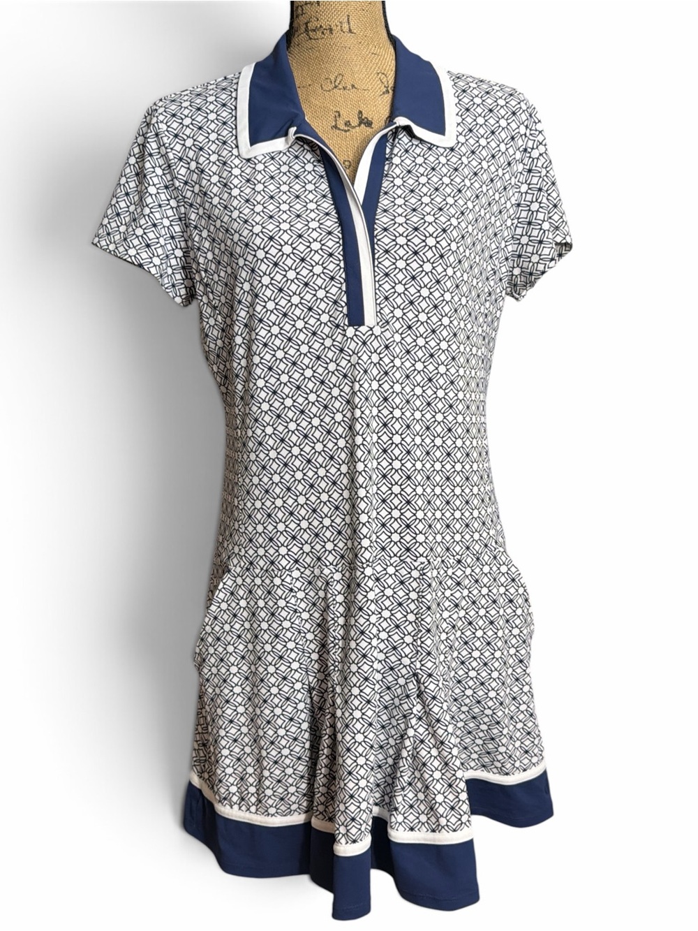Lilly Pulitzer Navy & White Jessamy Luxletic UPF 50+ Dress EC. Size large.